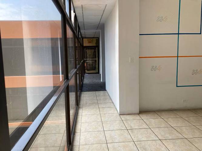 Oficina 310m² Sabana, por el Tennis, frente a linea del tren  (OF-127) - Imagen 17