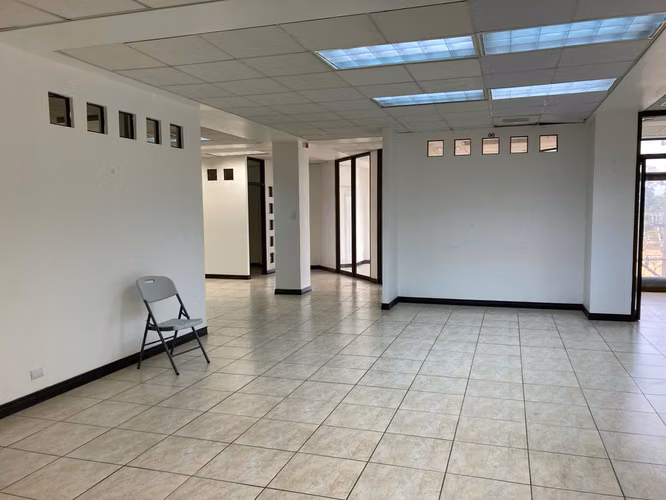 Oficina 310m² Sabana, por el Tennis, frente a linea del tren  (OF-127) - Imagen 5