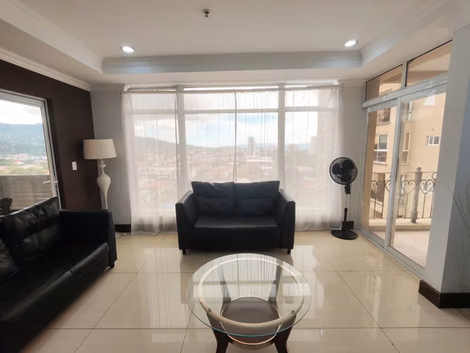 Se alquila apartamento amoblado de 1 habitación en Sabana Sur.