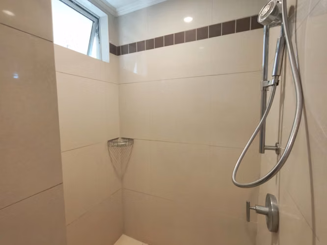 Se alquila apartamento amoblado de 1 habitación en Sabana Sur.
