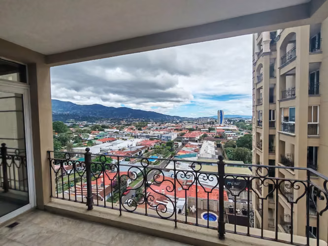 Se alquila apartamento amoblado de 1 habitación en Sabana Sur.