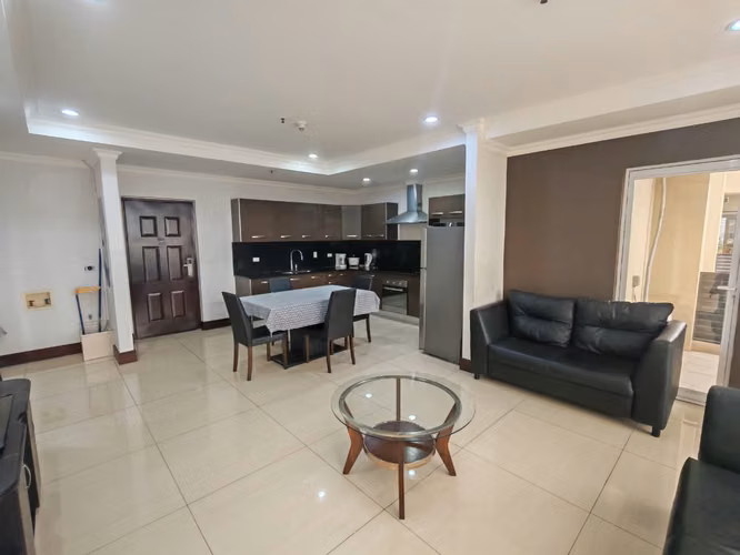 Se alquila apartamento amoblado de 1 habitación en Sabana Sur.