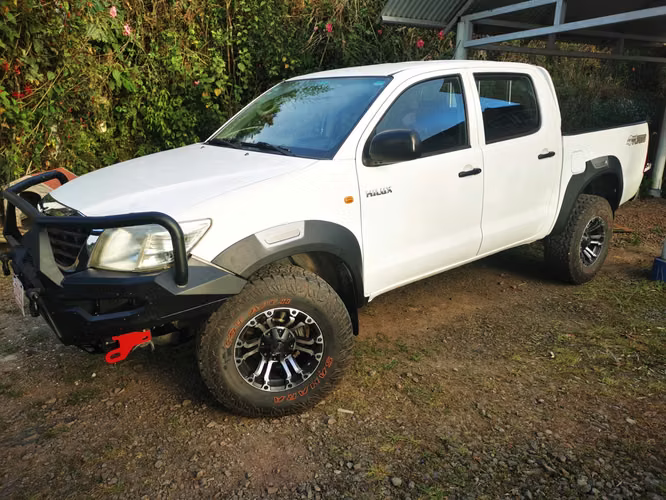 TOYOTA HILUX 2015 UN SOLO DUEÑO - Imagen 4