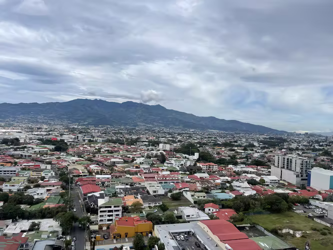 SE ALQUILA HERMOSO DPTO. AMOBLADO