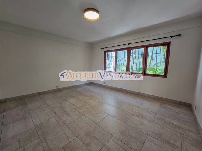 Apartamento de 3 habit. + de servicio / con jardín en Bello Horizonte Escazú - Imagen 19