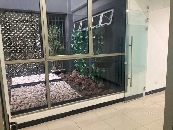 Alquiler oficina Escazú 40m2 a $840 + IVA - Imagen 15