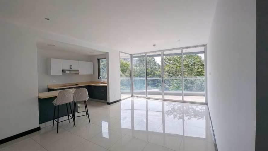 Bosques de Escazu - Modern Apartment