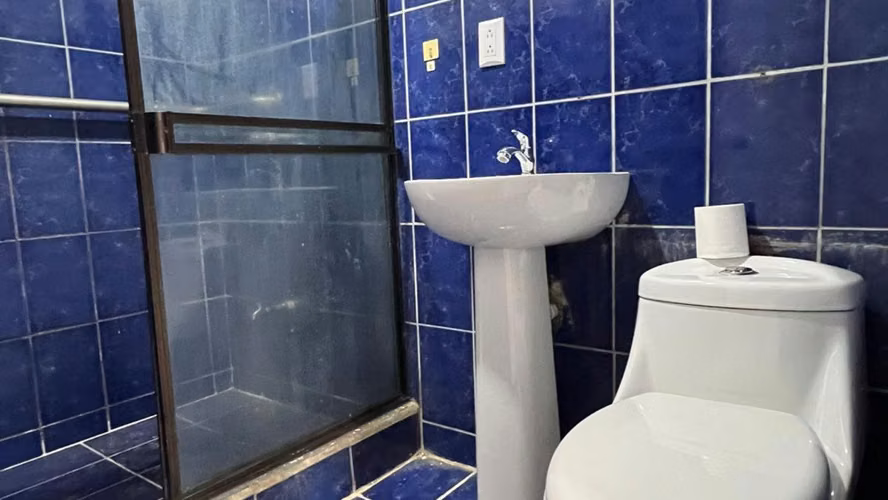 Vendo Casa por el cruce San Antonio y La Colina Uso suelo Comercial 157 m2 - Imagen 8