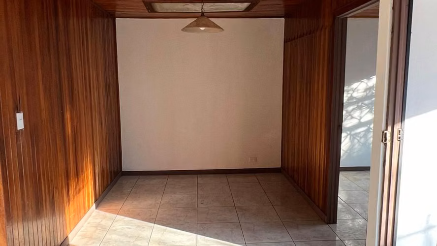 Vendo Casa por el cruce San Antonio y La Colina Uso suelo Comercial 157 m2