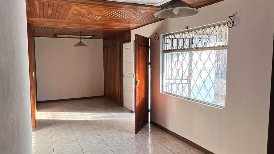 Vendo Casa por el cruce San Antonio y La Colina Uso suelo Comercial 157 m2 - Imagen 5