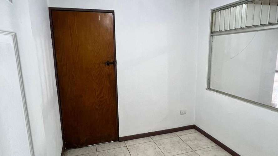 Casa con uso de suelo comercial cerca del cruce San Antonio y La Colina, 157 m² de terreno