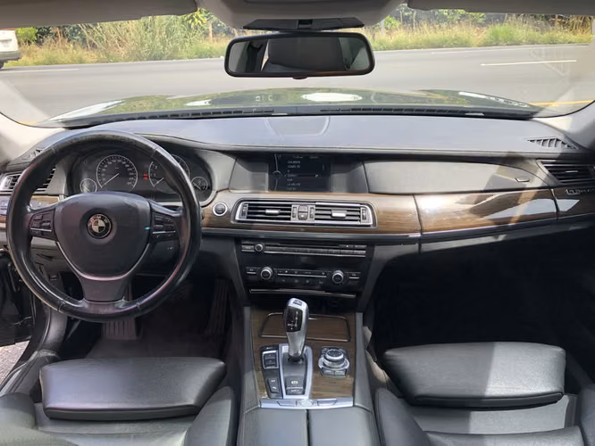 BMW 740 año 2009 - Imagen 6