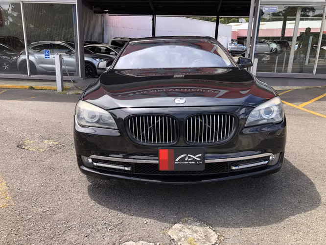 BMW 740 año 2009 - Imagen 2
