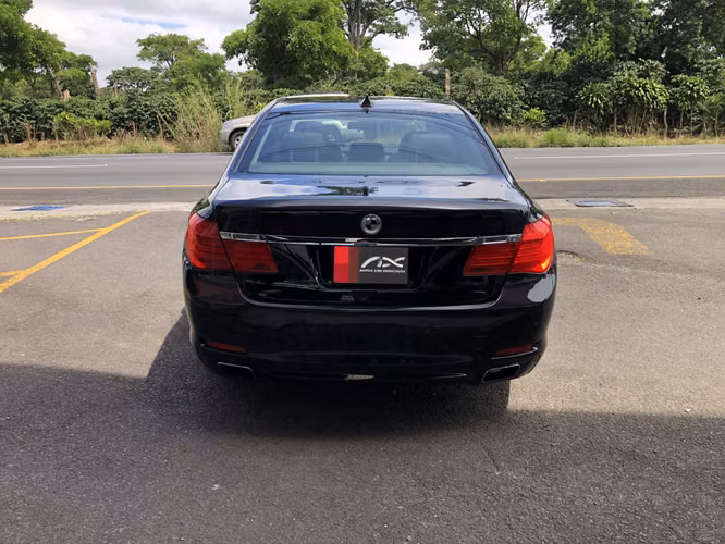 BMW 740 año 2009 - Imagen 4