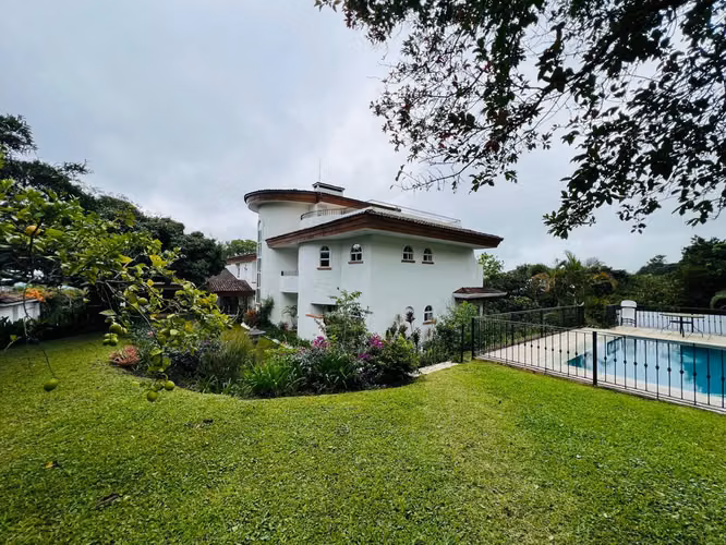 Residencia con vistas impresionantes en Santa Bárbara de Heredia - Imagen 1