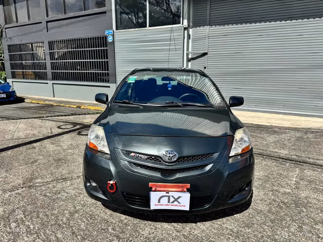 Toyota Yaris E 2012 - Imagen 2