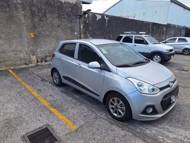 Carro Hyundai Grand i10 - Imagen 2