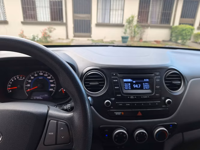 Carro Hyundai Grand i10 - Imagen 7