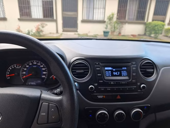 Carro Hyundai Grand i10 - Imagen 3