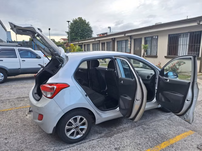 Carro Hyundai Grand i10 - Imagen 19
