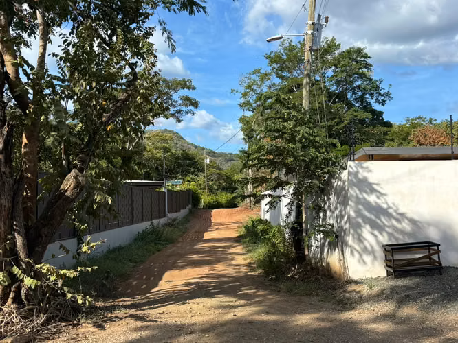 Se vende lote con permiso de construcción aprobado en Playa Grande - Imagen 10