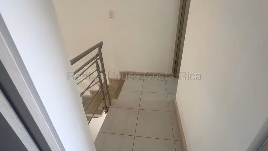 Venta de casa con la ubicación privilegiada en Heredia - Imagen 8