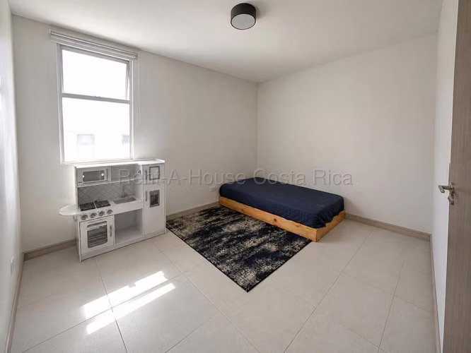 Venta de casa con la ubicación privilegiada en Heredia - Imagen 12