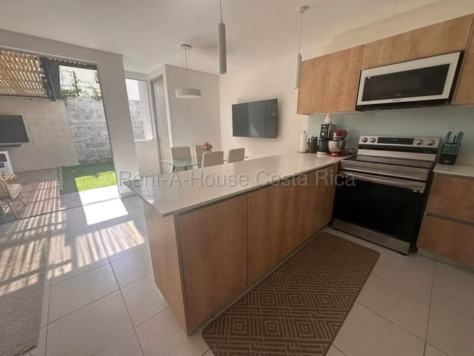 Venta de casa con la ubicación privilegiada en Heredia - Imagen 3