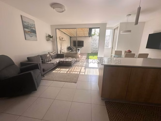 Venta de casa con la ubicación privilegiada en Heredia - Imagen 4
