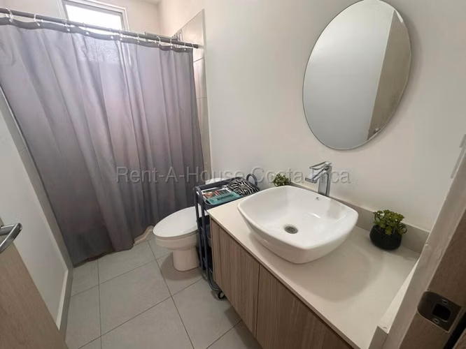 Venta de casa con la ubicación privilegiada en Heredia - Imagen 13