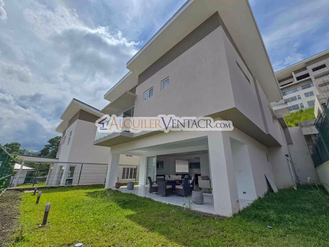 CONDO DE 305 M2 CON 546 M2 DE LOTE EN GUACHIPELIN ESCAZU - Imagen 4