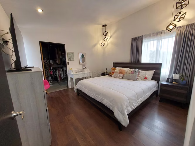 Venta de Casa recién remodelada en San Isidro de Heredia - Imagen 12
