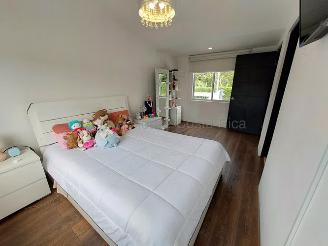 Venta de Casa recién remodelada en San Isidro de Heredia - Imagen 16