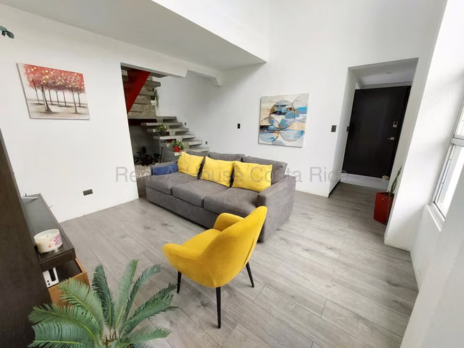 Venta de Casa recién remodelada en San Isidro de Heredia - Imagen 2