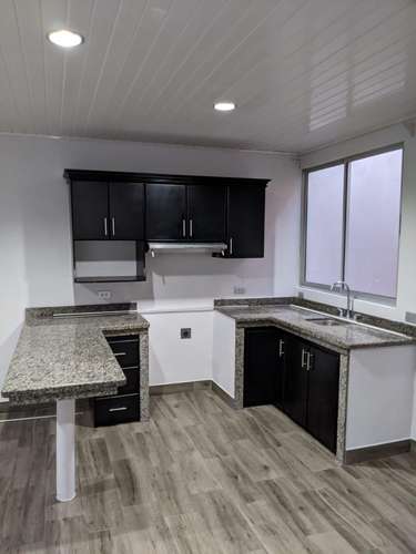 SE ALQUILA HERMOSO APARTAMENTO - Imagen 2