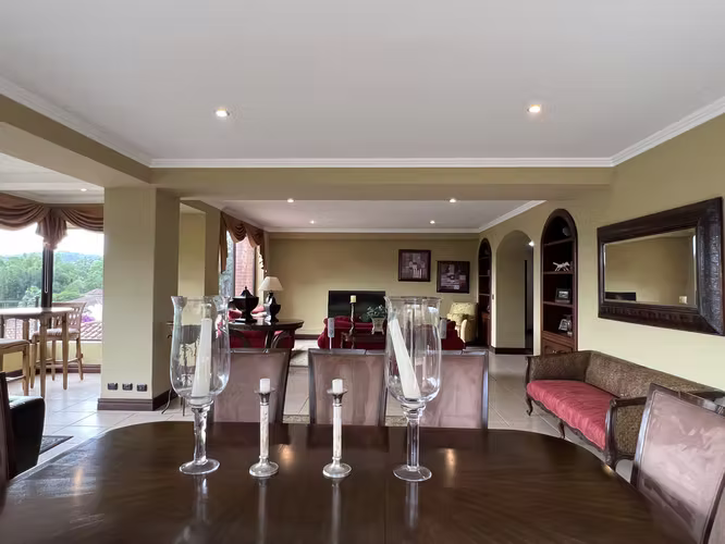 Venta de Apartamento en primer piso Condominio Portofino, Escazu
