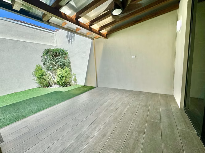 Casa tres niveles en condominio con multiples amenidades - Imagen 5