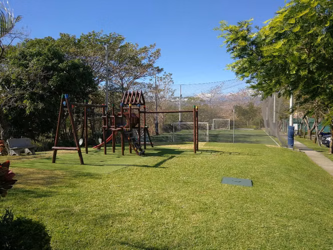 Puerta de Hierro, hermosa, remodelada, 4 hab, 4 baños, s-TV, terraza, bar, patio, amenidades. - Imagen 18