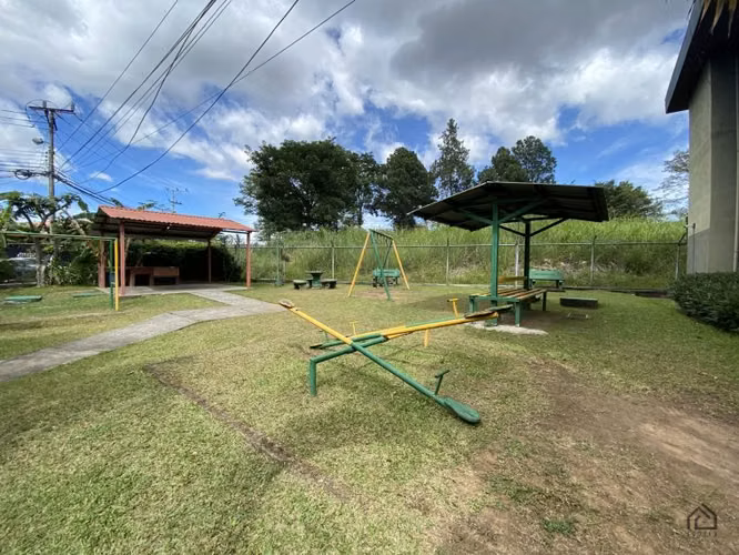Curridabat Centro / Parqueo Bajo Techo / Cerca De Paradas - Imagen 12