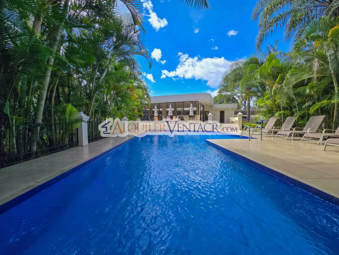 APARTAMENTO DE 330 M2 CON FULL VISTA EN BELLO HORIZONTE ESCAZU - Imagen 2