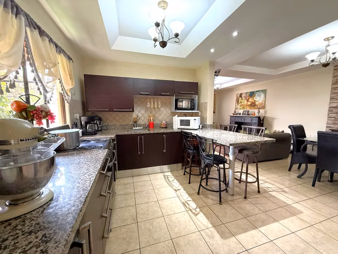 Casa esquinera a la venta I Condominio en La Unión, Tres Ríos. - Imagen 8