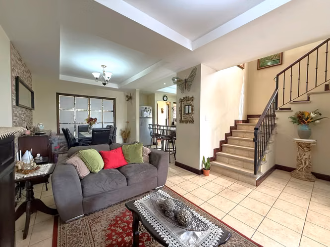 Casa esquinera a la venta I Condominio en La Unión, Tres Ríos. - Imagen 4
