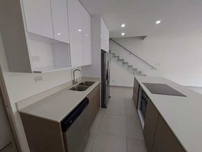 Se alquila casa con línea blanca en Lindora. - Imagen 6