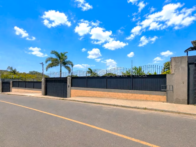 Casa en Venta en Alto de Las Palomas Escazú | Amplios Espacios y Vista Espectacular