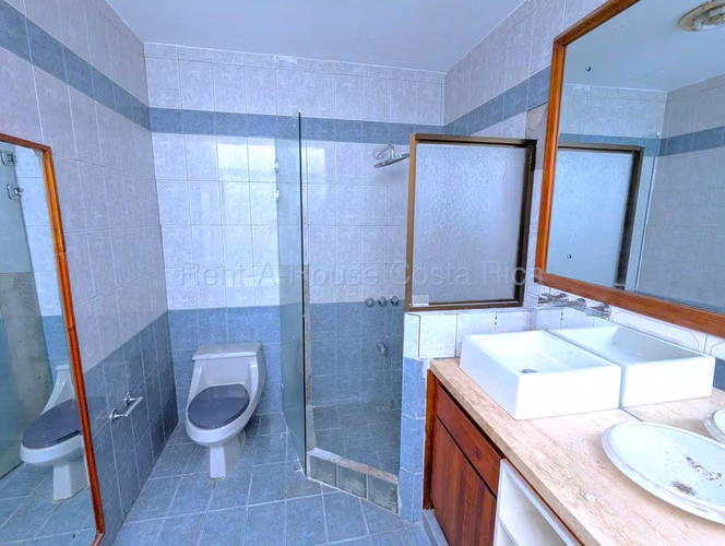 Casa en Venta en Alto de Las Palomas Escazú | Amplios Espacios y Vista Espectacular - Imagen 9