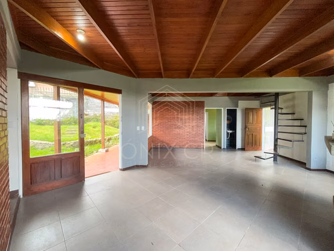 CASA EN ALQUILER DE UNA PLANTA – SAN RAMÓN | CON AMPLIO JARDÍN - Imagen 2