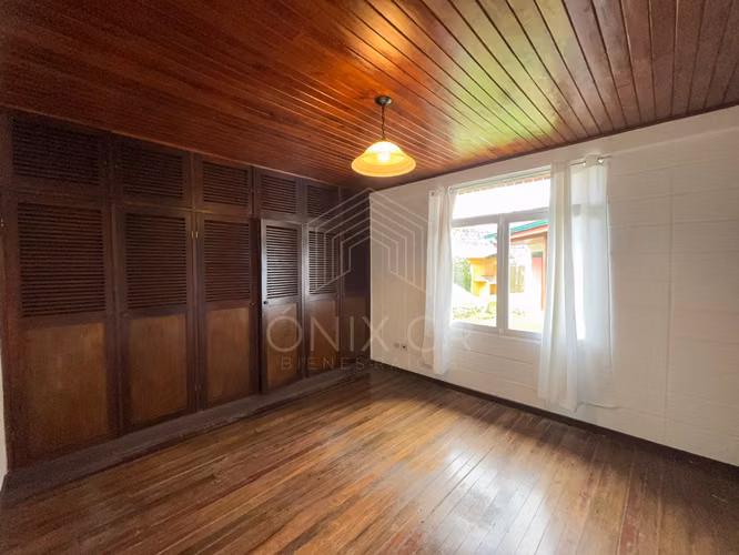 CASA EN ALQUILER DE UNA PLANTA – SAN RAMÓN | CON AMPLIO JARDÍN - Imagen 11