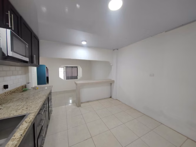 Amplia casa familiar de 5 habitaciones – Hatillo 4, Avenida Holanda - Imagen 2
