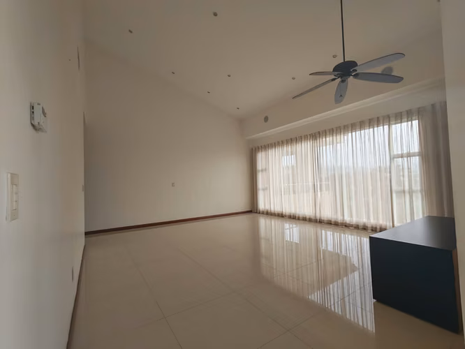 Se alquila espacioso apartamento de 3 habitaciones en Escazú con vistas panorámicas a la ciudad. - Imagen 10