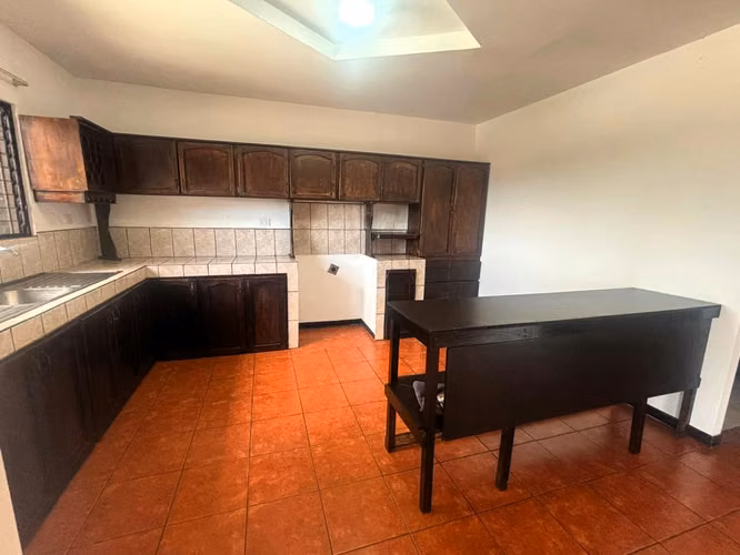 APARTAMENTO EN SAN RAFAEL DE ESCAZÚ.